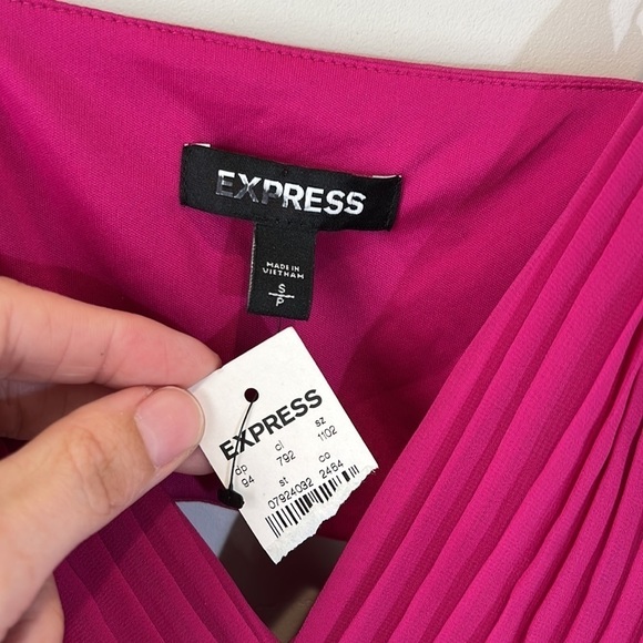 EXPRESS pleated tiered cut out fit and flare pink dress size S NWT - Picture 5 of 16